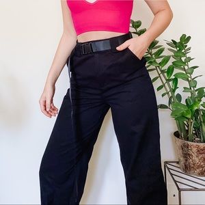 ARITZIA TNA BLACK CARGO PANT (w/ Belt)